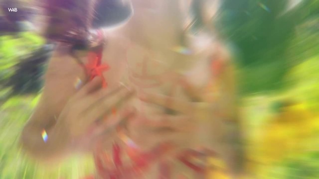 Превью Грудастая развратница в надувном бассейне теребит свою киску № 44105