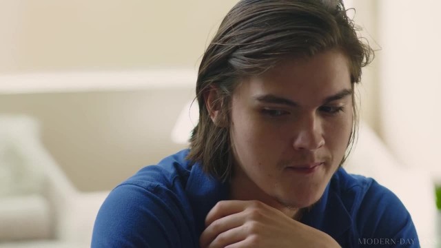 Превью Молоденькие подруги соблазнили паренька на секс втроем № 44125