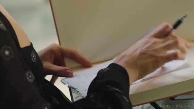 Превью Молоденькие подруги соблазнили паренька на секс втроем № 44125