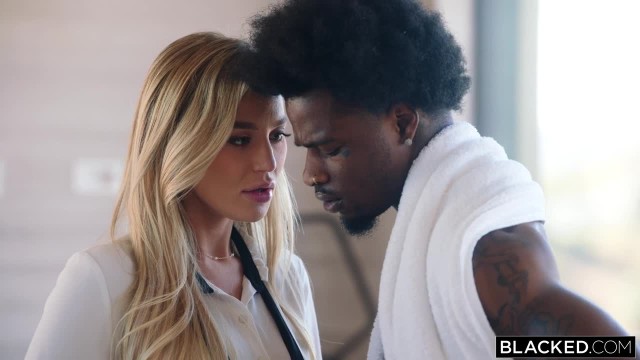 Превью Подобно отбойному молотку член проникает внутрь киски № 47339